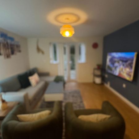 The Vogue Stay, 3 Bedrooms, 2 Bathrooms, Ideal For Jr & Oxford Hospitals, Free Carpark, Conveniently Located For Ring Road Access, 2 Miles From Oxford City Centre Easy Car & Bus Route Kültér fotó