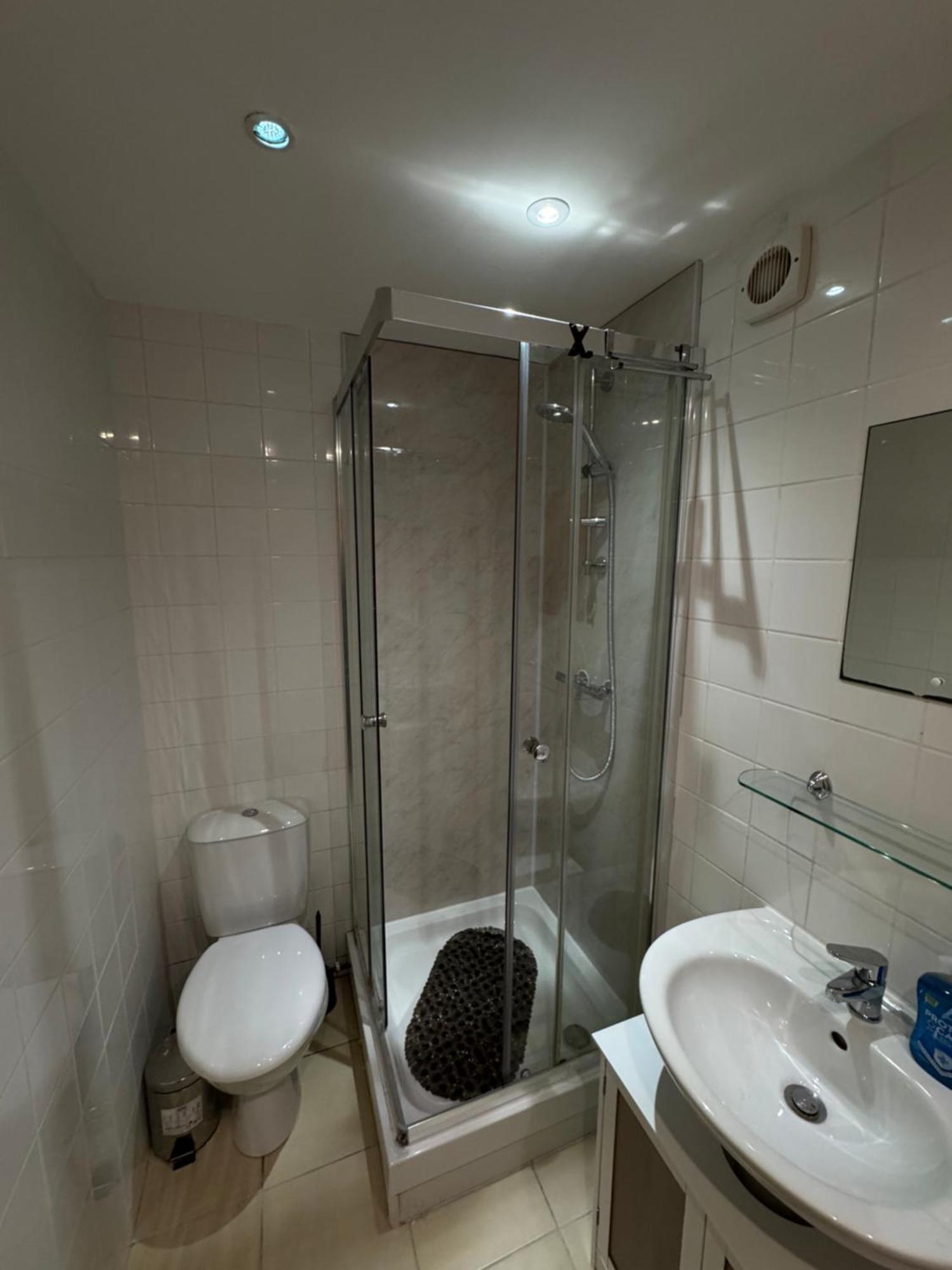 The Vogue Stay, 3 Bedrooms, 2 Bathrooms, Ideal For Jr & Oxford Hospitals, Free Carpark, Conveniently Located For Ring Road Access, 2 Miles From Oxford City Centre Easy Car & Bus Route Kültér fotó