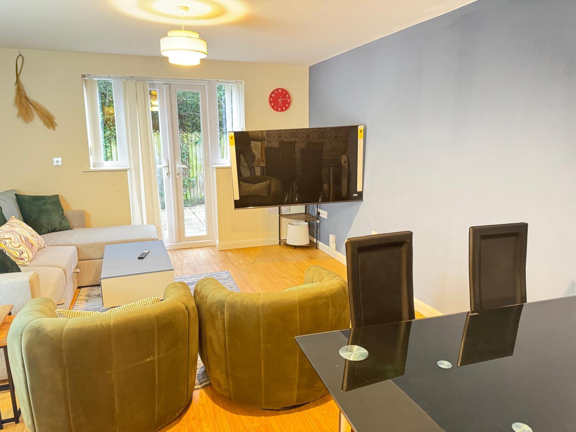 The Vogue Stay, 3 Bedrooms, 2 Bathrooms, Ideal For Jr & Oxford Hospitals, Free Carpark, Conveniently Located For Ring Road Access, 2 Miles From Oxford City Centre Easy Car & Bus Route Kültér fotó