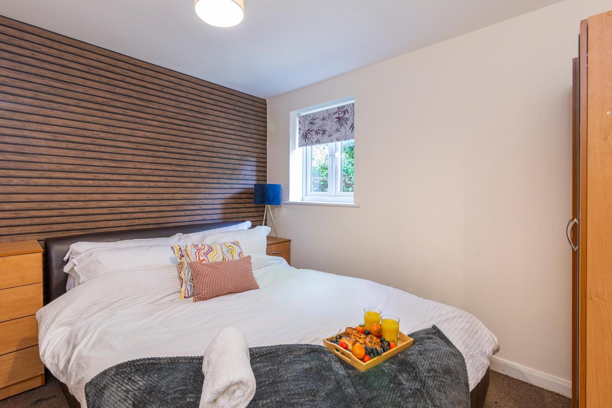 The Vogue Stay, 3 Bedrooms, 2 Bathrooms, Ideal For Jr & Oxford Hospitals, Free Carpark, Conveniently Located For Ring Road Access, 2 Miles From Oxford City Centre Easy Car & Bus Route Kültér fotó