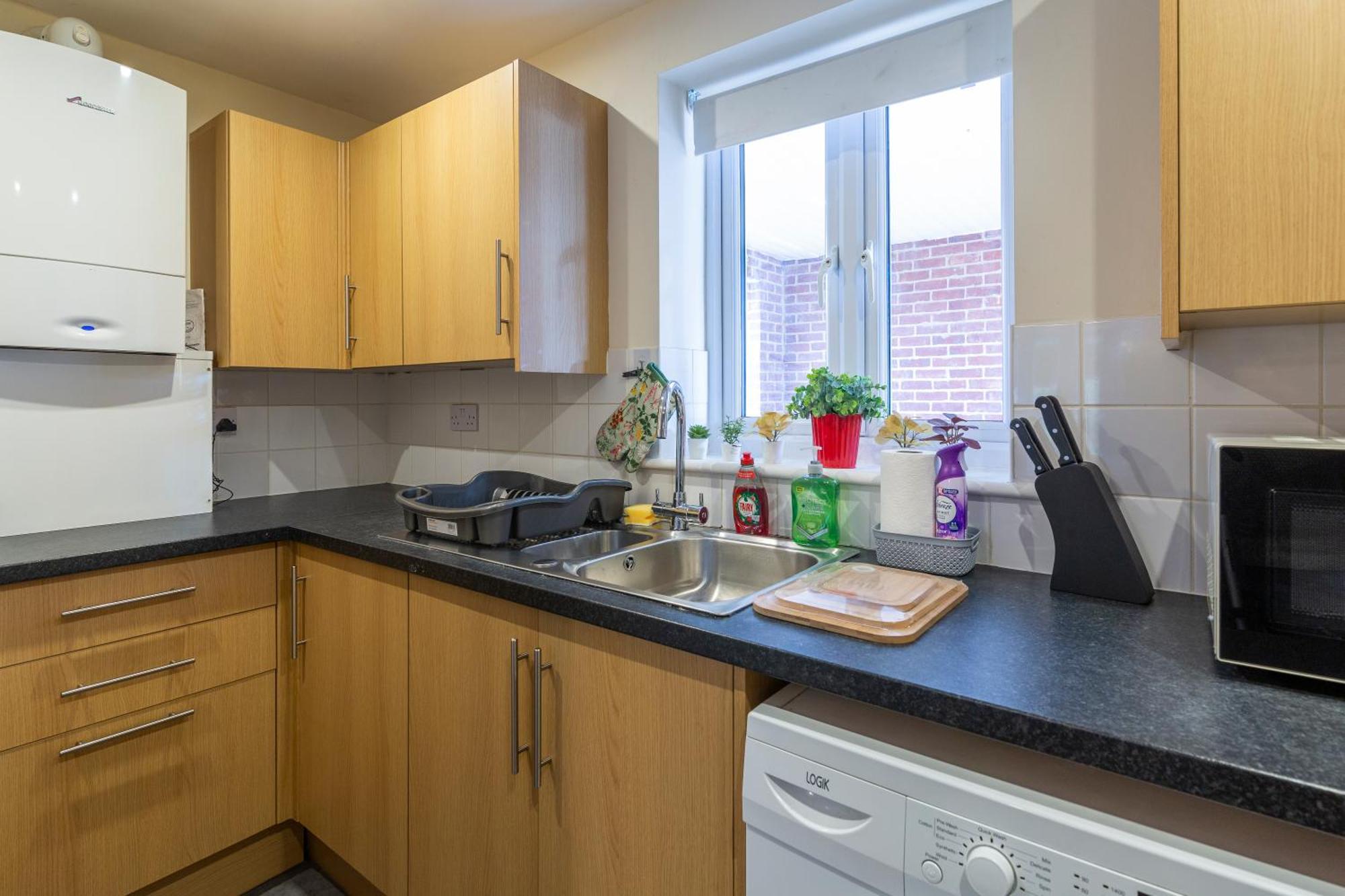 The Vogue Stay, 3 Bedrooms, 2 Bathrooms, Ideal For Jr & Oxford Hospitals, Free Carpark, Conveniently Located For Ring Road Access, 2 Miles From Oxford City Centre Easy Car & Bus Route Kültér fotó