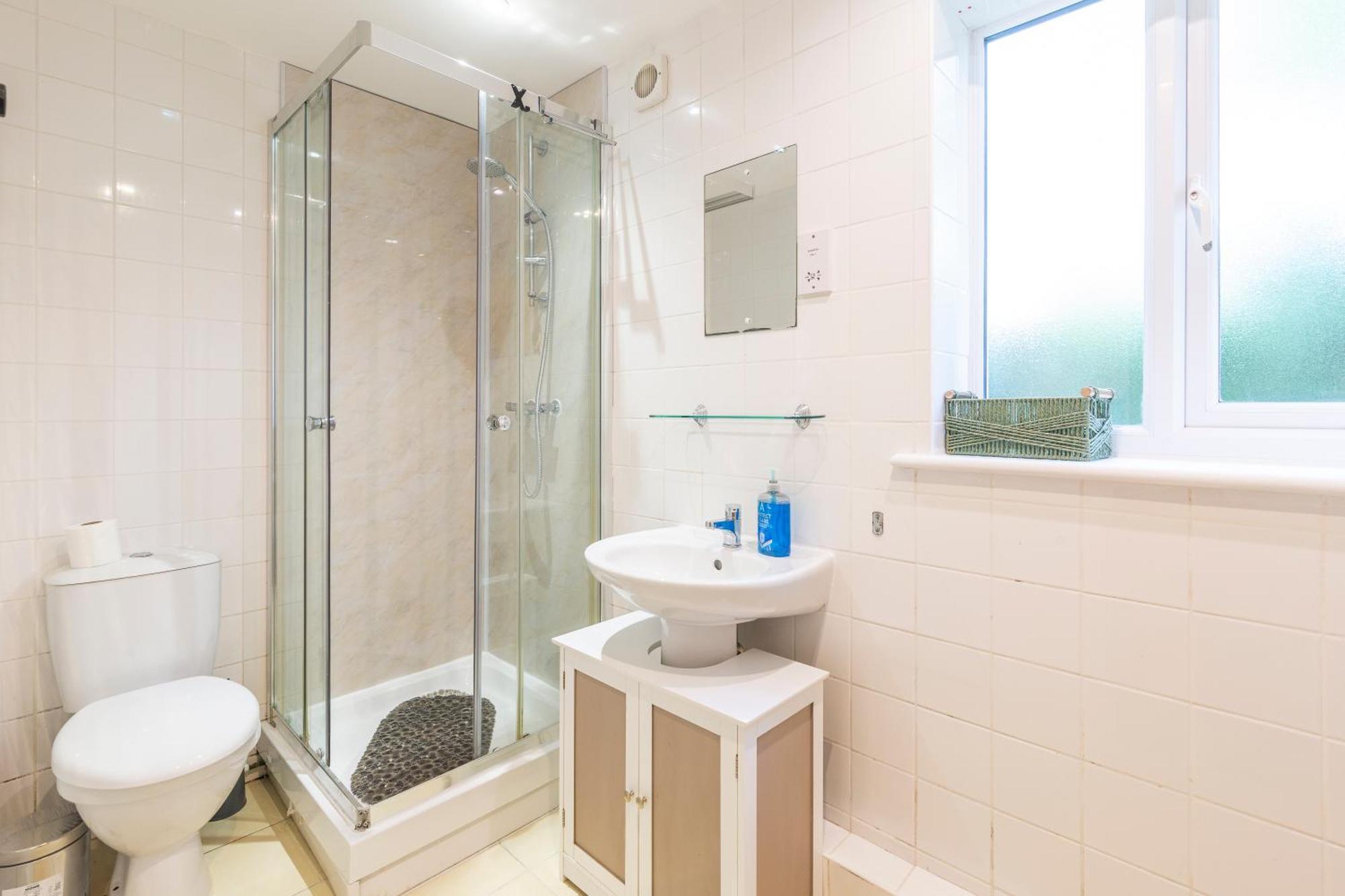 The Vogue Stay, 3 Bedrooms, 2 Bathrooms, Ideal For Jr & Oxford Hospitals, Free Carpark, Conveniently Located For Ring Road Access, 2 Miles From Oxford City Centre Easy Car & Bus Route Kültér fotó