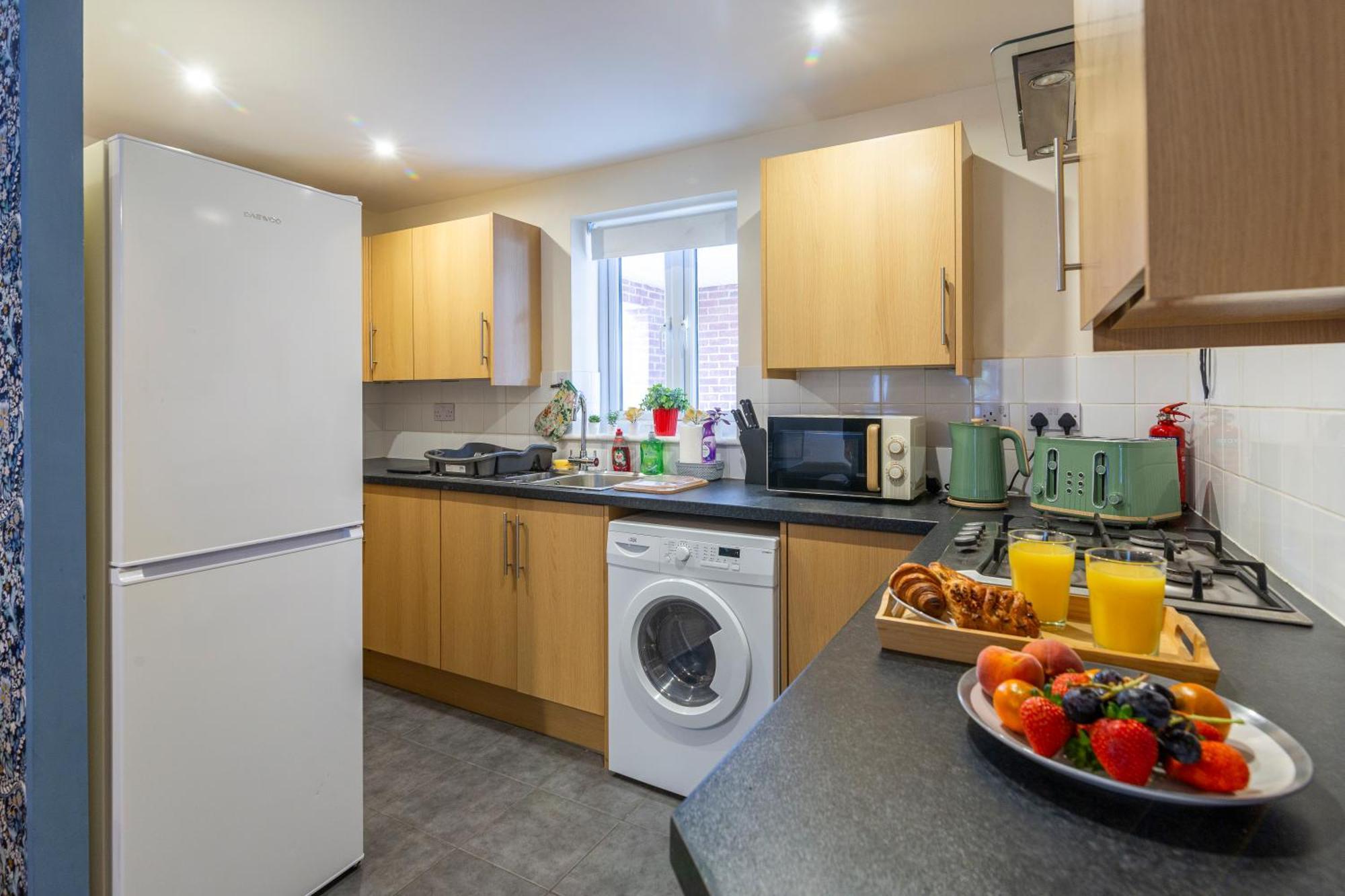 The Vogue Stay, 3 Bedrooms, 2 Bathrooms, Ideal For Jr & Oxford Hospitals, Free Carpark, Conveniently Located For Ring Road Access, 2 Miles From Oxford City Centre Easy Car & Bus Route Kültér fotó